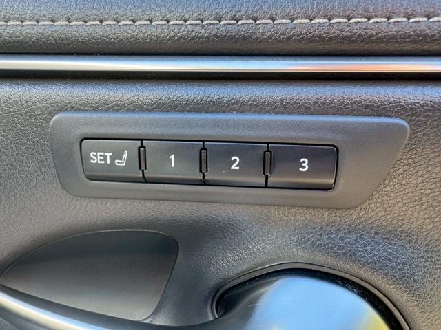 ＥＳ ３００ｈ　Ｆスポーツ　／サンルーフ／ＢＳＭ／ＨＵＤ／デジタルインナーミラー／衝突軽減／レーダークルーズ／レーンキープ／パワーバックドア／シートヒーター・エアコン／ステアリングヒーター／電動格納ミラー／ＥＴＣ／バックカメラ（33枚目）