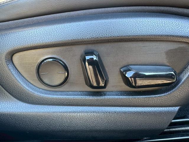 ＥＳ ３００ｈ　Ｆスポーツ　／サンルーフ／ＢＳＭ／ＨＵＤ／デジタルインナーミラー／衝突軽減／レーダークルーズ／レーンキープ／パワーバックドア／シートヒーター・エアコン／ステアリングヒーター／電動格納ミラー／ＥＴＣ／バックカメラ（35枚目）