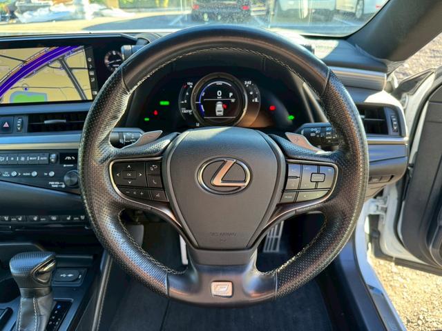 ＥＳ ３００ｈ　Ｆスポーツ　／サンルーフ／ＢＳＭ／ＨＵＤ／デジタルインナーミラー／衝突軽減／レーダークルーズ／レーンキープ／パワーバックドア／シートヒーター・エアコン／ステアリングヒーター／電動格納ミラー／ＥＴＣ／バックカメラ（39枚目）