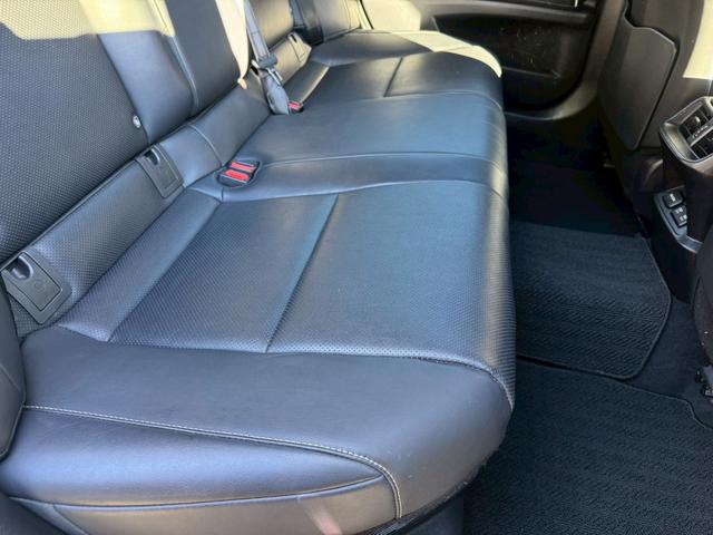 ＥＳ ３００ｈ　Ｆスポーツ　／サンルーフ／ＢＳＭ／ＨＵＤ／デジタルインナーミラー／衝突軽減／レーダークルーズ／レーンキープ／パワーバックドア／シートヒーター・エアコン／ステアリングヒーター／電動格納ミラー／ＥＴＣ／バックカメラ（64枚目）