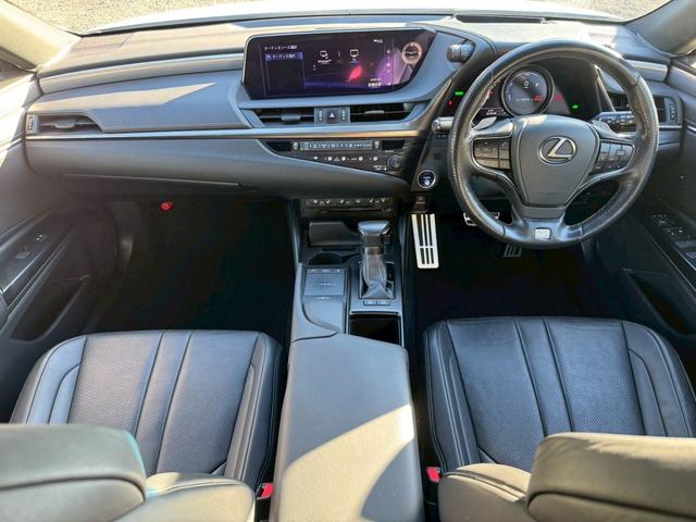 ＥＳ ３００ｈ　Ｆスポーツ　／サンルーフ／ＢＳＭ／ＨＵＤ／デジタルインナーミラー／衝突軽減／レーダークルーズ／レーンキープ／パワーバックドア／シートヒーター・エアコン／ステアリングヒーター／電動格納ミラー／ＥＴＣ／バックカメラ（68枚目）