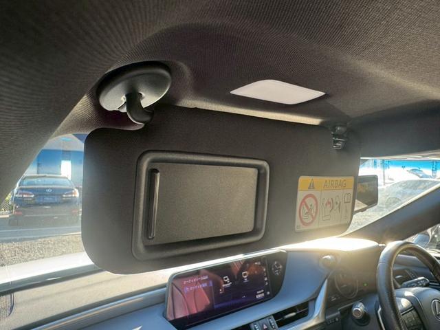 ＥＳ ３００ｈ　Ｆスポーツ　／サンルーフ／ＢＳＭ／ＨＵＤ／デジタルインナーミラー／衝突軽減／レーダークルーズ／レーンキープ／パワーバックドア／シートヒーター・エアコン／ステアリングヒーター／電動格納ミラー／ＥＴＣ／バックカメラ（78枚目）