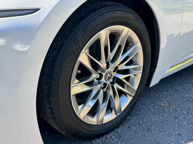 ＬＳ ５００ｈ　エグゼクティブ　／ワンオーナー／マークレビンソン／デジタルインナーミラー／ＨＵＤ／ＢＳＭ／全周囲カメラ／衝突軽減／レーダークルーズ／レーンキープ／コーナーセンサ／パワーバックドア／シートヒータ・エアコン／ＥＴＣ２．０（8枚目）