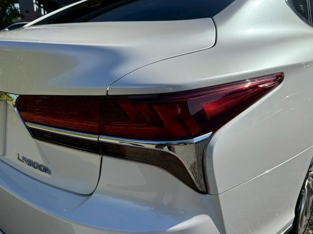 ＬＳ ５００ｈ　エグゼクティブ　／ワンオーナー／マークレビンソン／デジタルインナーミラー／ＨＵＤ／ＢＳＭ／全周囲カメラ／衝突軽減／レーダークルーズ／レーンキープ／コーナーセンサ／パワーバックドア／シートヒータ・エアコン／ＥＴＣ２．０（21枚目）