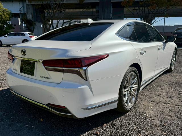 ＬＳ ５００ｈ　エグゼクティブ　／ワンオーナー／マークレビンソン／デジタルインナーミラー／ＨＵＤ／ＢＳＭ／全周囲カメラ／衝突軽減／レーダークルーズ／レーンキープ／コーナーセンサ／パワーバックドア／シートヒータ・エアコン／ＥＴＣ２．０（26枚目）