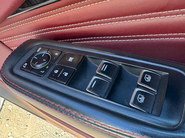 ＬＳ ５００ｈ　エグゼクティブ　／ワンオーナー／マークレビンソン／デジタルインナーミラー／ＨＵＤ／ＢＳＭ／全周囲カメラ／衝突軽減／レーダークルーズ／レーンキープ／コーナーセンサ／パワーバックドア／シートヒータ・エアコン／ＥＴＣ２．０（34枚目）