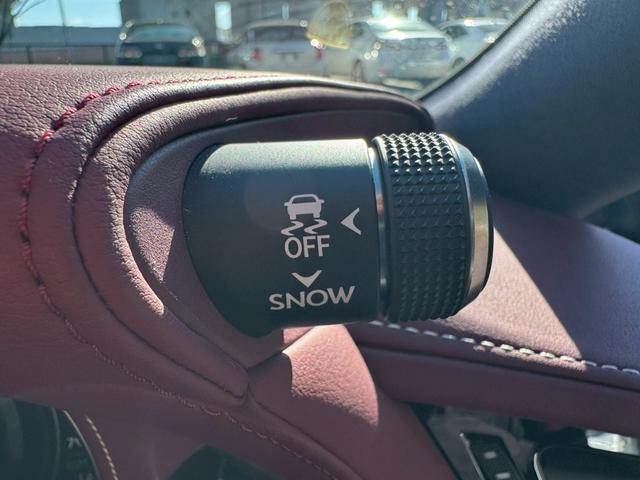 ＬＳ ５００ｈ　エグゼクティブ　／ワンオーナー／マークレビンソン／デジタルインナーミラー／ＨＵＤ／ＢＳＭ／全周囲カメラ／衝突軽減／レーダークルーズ／レーンキープ／コーナーセンサ／パワーバックドア／シートヒータ・エアコン／ＥＴＣ２．０（46枚目）