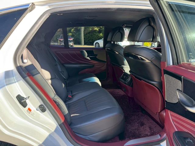 ＬＳ ５００ｈ　エグゼクティブ　／ワンオーナー／マークレビンソン／デジタルインナーミラー／ＨＵＤ／ＢＳＭ／全周囲カメラ／衝突軽減／レーダークルーズ／レーンキープ／コーナーセンサ／パワーバックドア／シートヒータ・エアコン／ＥＴＣ２．０（63枚目）