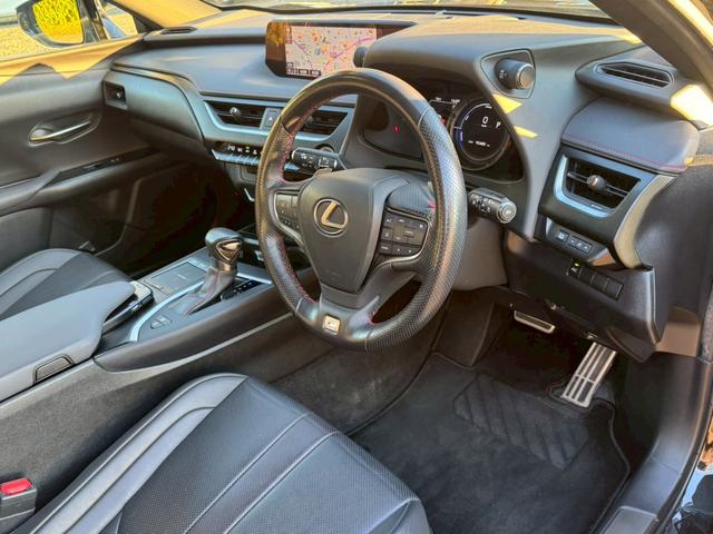 ＵＸ ２５０ｈ　Ｆスポーツ　／衝突軽減／レーダークルーズ／レーンキープ／コーナーセンサー／シートヒーター／ステアリングヒーター／電動格納ミラー／パワーバックドア／パワーシート／シートメモリ／プッシュスタート／ＥＴＣ／バックカメラ（40枚目）