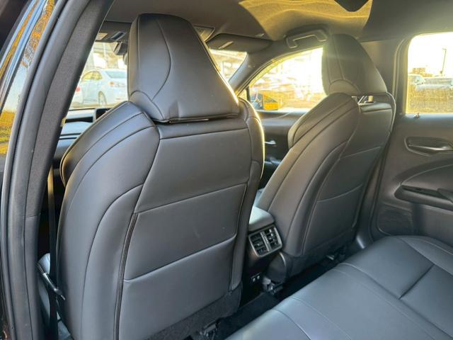 ＵＸ ２５０ｈ　Ｆスポーツ　／衝突軽減／レーダークルーズ／レーンキープ／コーナーセンサー／シートヒーター／ステアリングヒーター／電動格納ミラー／パワーバックドア／パワーシート／シートメモリ／プッシュスタート／ＥＴＣ／バックカメラ（69枚目）