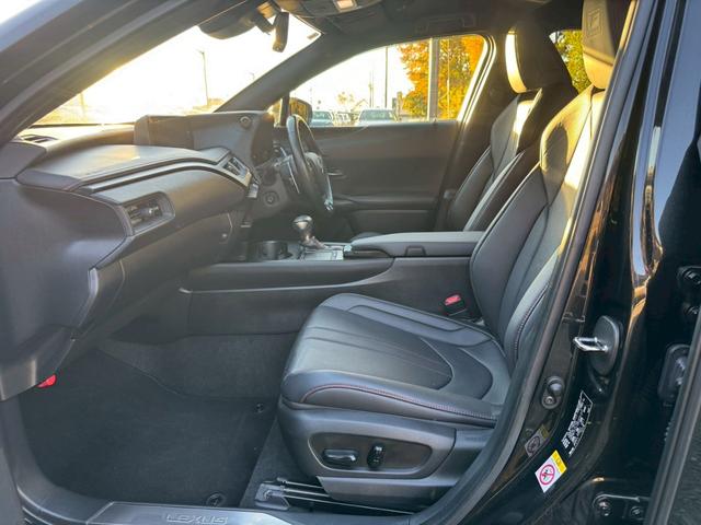 ＵＸ ２５０ｈ　Ｆスポーツ　／衝突軽減／レーダークルーズ／レーンキープ／コーナーセンサー／シートヒーター／ステアリングヒーター／電動格納ミラー／パワーバックドア／パワーシート／シートメモリ／プッシュスタート／ＥＴＣ／バックカメラ（71枚目）