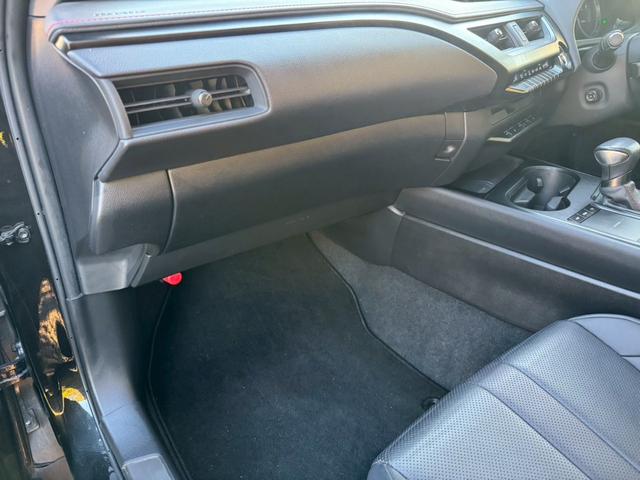 ＵＸ ２５０ｈ　Ｆスポーツ　／衝突軽減／レーダークルーズ／レーンキープ／コーナーセンサー／シートヒーター／ステアリングヒーター／電動格納ミラー／パワーバックドア／パワーシート／シートメモリ／プッシュスタート／ＥＴＣ／バックカメラ（77枚目）