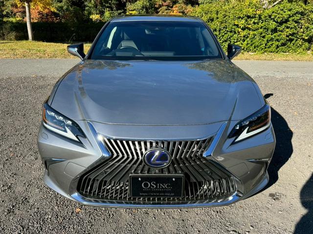 ＥＳ ３００ｈ　ＶｅｒＬ　／サンルーフ／ＢＳＭ／ＨＵＤ／全周囲カメラ／衝突軽減／レーダークルーズ／レーンキープ／コーナーセンサー／シートヒーター・エアコン／パワーバックドア／パワーシート／シートメモリ／電動格納ミラー／ＥＴＣ（23枚目）