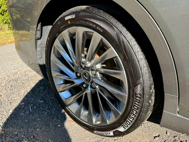 ＥＳ ３００ｈ　ＶｅｒＬ　／サンルーフ／ＢＳＭ／ＨＵＤ／全周囲カメラ／衝突軽減／レーダークルーズ／レーンキープ／コーナーセンサー／シートヒーター・エアコン／パワーバックドア／パワーシート／シートメモリ／電動格納ミラー／ＥＴＣ（24枚目）