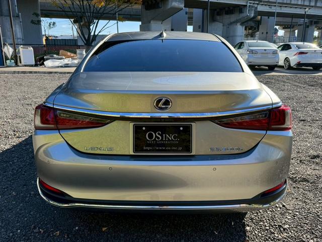 ＥＳ ３００ｈ　ＶｅｒＬ　／サンルーフ／ＢＳＭ／ＨＵＤ／全周囲カメラ／衝突軽減／レーダークルーズ／レーンキープ／コーナーセンサー／シートヒーター・エアコン／パワーバックドア／パワーシート／シートメモリ／電動格納ミラー／ＥＴＣ（30枚目）