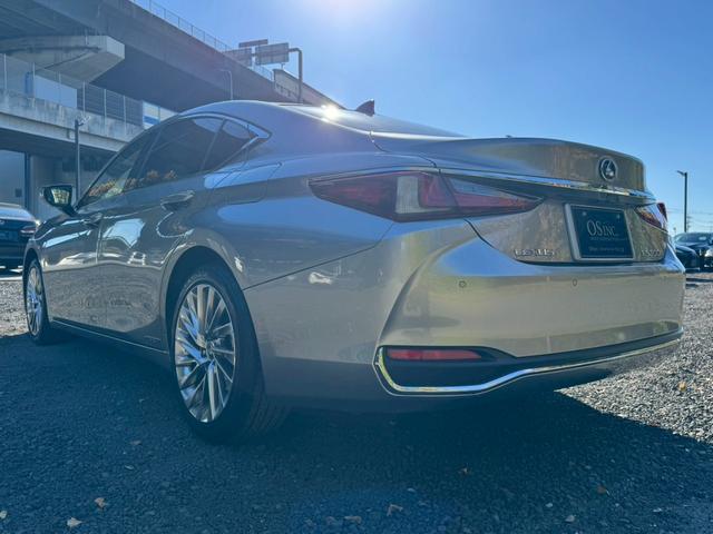 ＥＳ ３００ｈ　ＶｅｒＬ　／サンルーフ／ＢＳＭ／ＨＵＤ／全周囲カメラ／衝突軽減／レーダークルーズ／レーンキープ／コーナーセンサー／シートヒーター・エアコン／パワーバックドア／パワーシート／シートメモリ／電動格納ミラー／ＥＴＣ（32枚目）