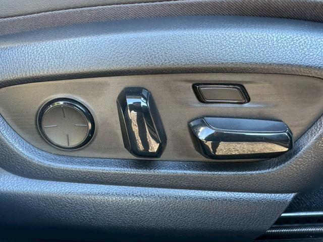 ＥＳ ３００ｈ　ＶｅｒＬ　／サンルーフ／ＢＳＭ／ＨＵＤ／全周囲カメラ／衝突軽減／レーダークルーズ／レーンキープ／コーナーセンサー／シートヒーター・エアコン／パワーバックドア／パワーシート／シートメモリ／電動格納ミラー／ＥＴＣ（38枚目）