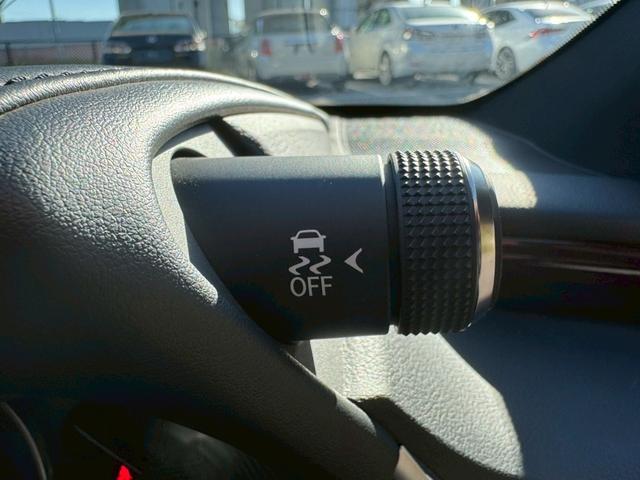 ＥＳ ３００ｈ　ＶｅｒＬ　／サンルーフ／ＢＳＭ／ＨＵＤ／全周囲カメラ／衝突軽減／レーダークルーズ／レーンキープ／コーナーセンサー／シートヒーター・エアコン／パワーバックドア／パワーシート／シートメモリ／電動格納ミラー／ＥＴＣ（45枚目）