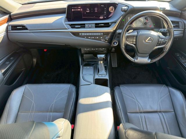 ＥＳ ３００ｈ　ＶｅｒＬ　／サンルーフ／ＢＳＭ／ＨＵＤ／全周囲カメラ／衝突軽減／レーダークルーズ／レーンキープ／コーナーセンサー／シートヒーター・エアコン／パワーバックドア／パワーシート／シートメモリ／電動格納ミラー／ＥＴＣ（70枚目）