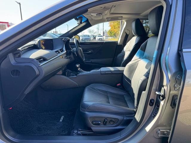 ＥＳ ３００ｈ　ＶｅｒＬ　／サンルーフ／ＢＳＭ／ＨＵＤ／全周囲カメラ／衝突軽減／レーダークルーズ／レーンキープ／コーナーセンサー／シートヒーター・エアコン／パワーバックドア／パワーシート／シートメモリ／電動格納ミラー／ＥＴＣ（72枚目）