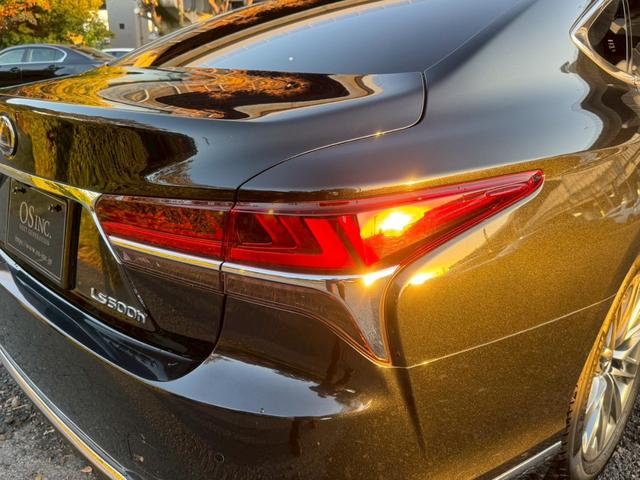 ＬＳ ５００ｈ　ＶｅｒＬ　衝突軽減／全周囲カメラ／レーダークルーズコントロール／コーナーセンサー／ＨＵＤ／ＢＳＭ／ハンドルヒーター／シートヒーター・エアコン／パワーシート／シートメモリ／ＥＴＣ／Ｂｌｕｅｔｏｏｔｈ／バックカメラ（19枚目）