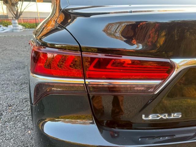 ＬＳ ５００ｈ　ＶｅｒＬ　衝突軽減／全周囲カメラ／レーダークルーズコントロール／コーナーセンサー／ＨＵＤ／ＢＳＭ／ハンドルヒーター／シートヒーター・エアコン／パワーシート／シートメモリ／ＥＴＣ／Ｂｌｕｅｔｏｏｔｈ／バックカメラ（23枚目）