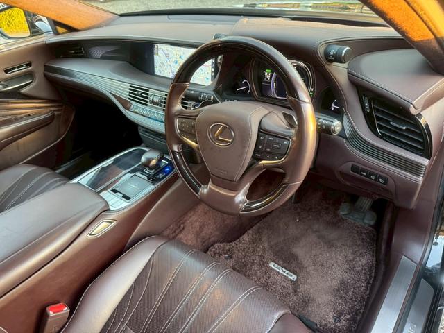 ＬＳ ５００ｈ　ＶｅｒＬ　衝突軽減／全周囲カメラ／レーダークルーズコントロール／コーナーセンサー／ＨＵＤ／ＢＳＭ／ハンドルヒーター／シートヒーター・エアコン／パワーシート／シートメモリ／ＥＴＣ／Ｂｌｕｅｔｏｏｔｈ／バックカメラ（35枚目）