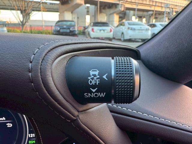 ＬＳ ５００ｈ　ＶｅｒＬ　衝突軽減／全周囲カメラ／レーダークルーズコントロール／コーナーセンサー／ＨＵＤ／ＢＳＭ／ハンドルヒーター／シートヒーター・エアコン／パワーシート／シートメモリ／ＥＴＣ／Ｂｌｕｅｔｏｏｔｈ／バックカメラ（41枚目）