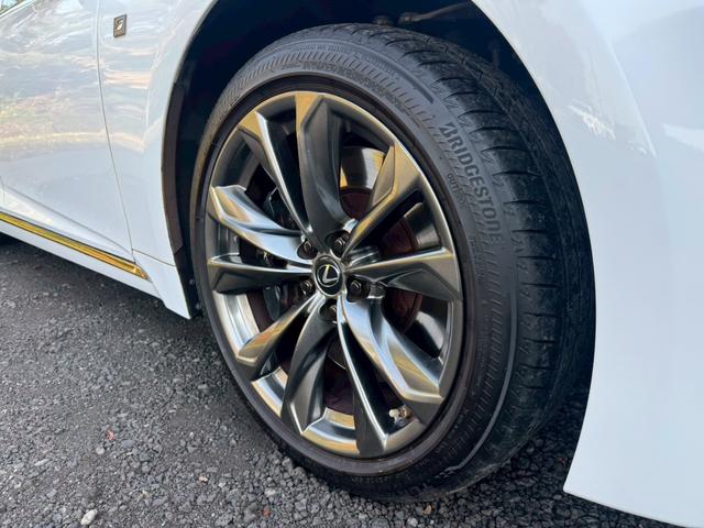 ＬＳ ５００ｈ　Ｆスポーツ　サンルーフ／衝突軽減／全周囲カメラ／レーダークルーズコントロール／コーナーセンサー／ＨＵＤ／ＢＳＭ／ハンドルヒーター／シートヒーター・エアコン／パワーシート／シートメモリ／ＥＴＣ／Ｂｌｕｅｔｏｏｔｈ（14枚目）