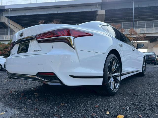 ＬＳ ５００ｈ　Ｆスポーツ　サンルーフ／衝突軽減／全周囲カメラ／レーダークルーズコントロール／コーナーセンサー／ＨＵＤ／ＢＳＭ／ハンドルヒーター／シートヒーター・エアコン／パワーシート／シートメモリ／ＥＴＣ／Ｂｌｕｅｔｏｏｔｈ（21枚目）