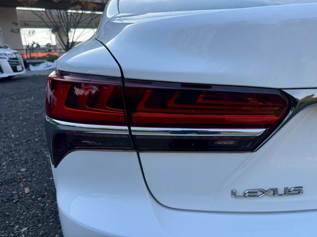 ＬＳ ５００ｈ　Ｆスポーツ　サンルーフ／衝突軽減／全周囲カメラ／レーダークルーズコントロール／コーナーセンサー／ＨＵＤ／ＢＳＭ／ハンドルヒーター／シートヒーター・エアコン／パワーシート／シートメモリ／ＥＴＣ／Ｂｌｕｅｔｏｏｔｈ（23枚目）