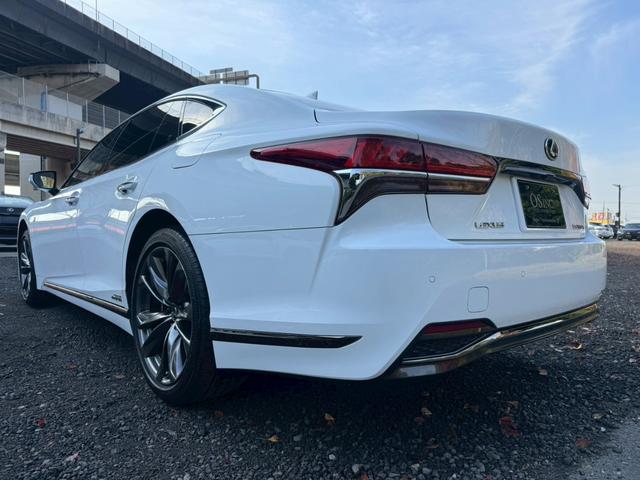 ＬＳ ５００ｈ　Ｆスポーツ　サンルーフ／衝突軽減／全周囲カメラ／レーダークルーズコントロール／コーナーセンサー／ＨＵＤ／ＢＳＭ／ハンドルヒーター／シートヒーター・エアコン／パワーシート／シートメモリ／ＥＴＣ／Ｂｌｕｅｔｏｏｔｈ（26枚目）