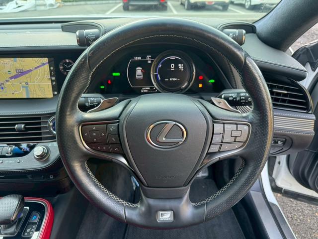 ＬＳ ５００ｈ　Ｆスポーツ　サンルーフ／衝突軽減／全周囲カメラ／レーダークルーズコントロール／コーナーセンサー／ＨＵＤ／ＢＳＭ／ハンドルヒーター／シートヒーター・エアコン／パワーシート／シートメモリ／ＥＴＣ／Ｂｌｕｅｔｏｏｔｈ（38枚目）