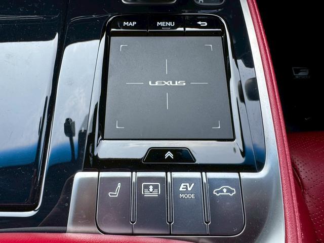 ＬＳ ５００ｈ　Ｆスポーツ　サンルーフ／衝突軽減／全周囲カメラ／レーダークルーズコントロール／コーナーセンサー／ＨＵＤ／ＢＳＭ／ハンドルヒーター／シートヒーター・エアコン／パワーシート／シートメモリ／ＥＴＣ／Ｂｌｕｅｔｏｏｔｈ（51枚目）