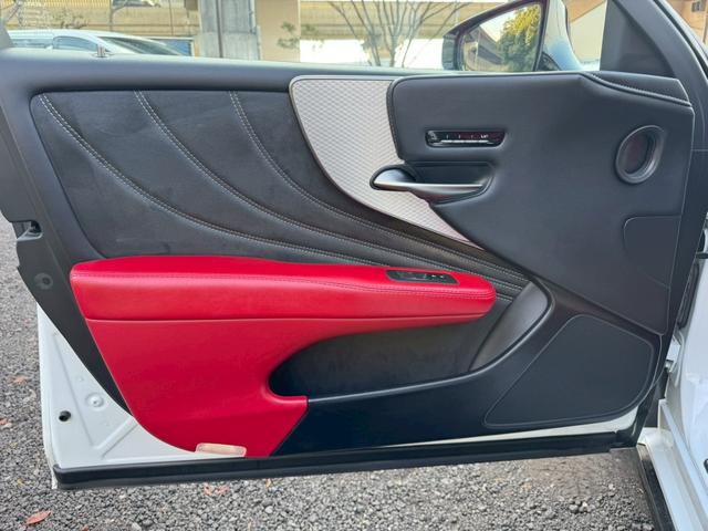 ＬＳ ５００ｈ　Ｆスポーツ　サンルーフ／衝突軽減／全周囲カメラ／レーダークルーズコントロール／コーナーセンサー／ＨＵＤ／ＢＳＭ／ハンドルヒーター／シートヒーター・エアコン／パワーシート／シートメモリ／ＥＴＣ／Ｂｌｕｅｔｏｏｔｈ（75枚目）