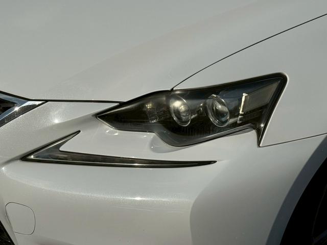 ＩＳ ３００ｈ　Ｆスポーツ　クルーズコントロール／コーナーセンサー／シートヒーター／パワーシート／ＥＴＣ／Ｂｌｕｅｔｏｏｔｈ／バックカメラ／プッシュスタート／電動格納ミラー／純正ナビ／フルセグＴＶ／ＬＥＤヘッドライト（5枚目）