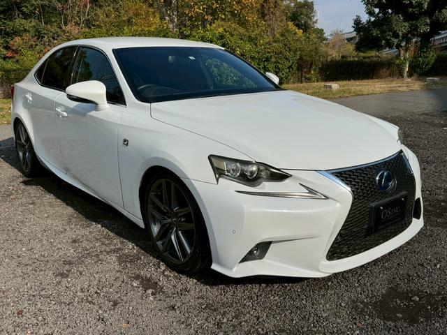 ＩＳ ３００ｈ　Ｆスポーツ　クルーズコントロール／コーナーセンサー／シートヒーター／パワーシート／ＥＴＣ／Ｂｌｕｅｔｏｏｔｈ／バックカメラ／プッシュスタート／電動格納ミラー／純正ナビ／フルセグＴＶ／ＬＥＤヘッドライト（13枚目）