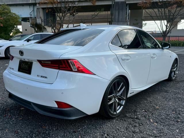 ＩＳ ３００ｈ　Ｆスポーツ　クルーズコントロール／コーナーセンサー／シートヒーター／パワーシート／ＥＴＣ／Ｂｌｕｅｔｏｏｔｈ／バックカメラ／プッシュスタート／電動格納ミラー／純正ナビ／フルセグＴＶ／ＬＥＤヘッドライト（22枚目）