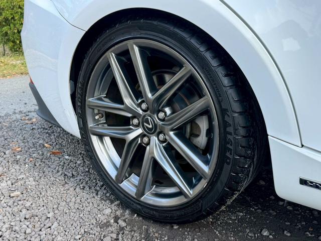 ＩＳ ３００ｈ　Ｆスポーツ　クルーズコントロール／コーナーセンサー／シートヒーター／パワーシート／ＥＴＣ／Ｂｌｕｅｔｏｏｔｈ／バックカメラ／プッシュスタート／電動格納ミラー／純正ナビ／フルセグＴＶ／ＬＥＤヘッドライト（24枚目）