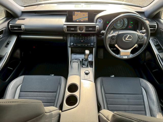 ＩＳ ３００ｈ　Ｆスポーツ　クルーズコントロール／コーナーセンサー／シートヒーター／パワーシート／ＥＴＣ／Ｂｌｕｅｔｏｏｔｈ／バックカメラ／プッシュスタート／電動格納ミラー／純正ナビ／フルセグＴＶ／ＬＥＤヘッドライト（60枚目）