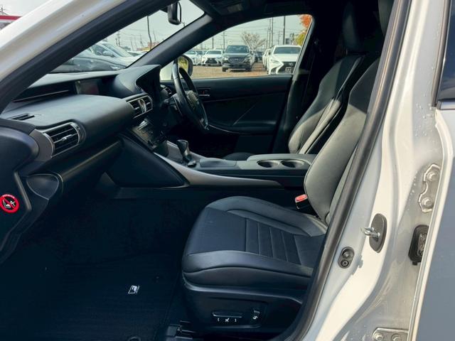 ＩＳ ３００ｈ　Ｆスポーツ　クルーズコントロール／コーナーセンサー／シートヒーター／パワーシート／ＥＴＣ／Ｂｌｕｅｔｏｏｔｈ／バックカメラ／プッシュスタート／電動格納ミラー／純正ナビ／フルセグＴＶ／ＬＥＤヘッドライト（68枚目）