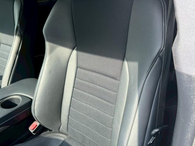 ＩＳ ３００ｈ　Ｆスポーツ　クルーズコントロール／コーナーセンサー／シートヒーター／パワーシート／ＥＴＣ／Ｂｌｕｅｔｏｏｔｈ／バックカメラ／プッシュスタート／電動格納ミラー／純正ナビ／フルセグＴＶ／ＬＥＤヘッドライト（70枚目）