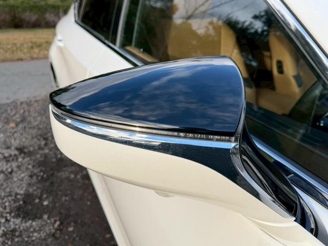 ES 300h VerL サンルーフ/衝突軽減/全周囲カメラ/レーダークルーズコントロール/コーナーセンサー/HUD/BSM/ハンドルヒーター/シートヒーター・エアコン/パワーシート/シートメモリ/ETC/Bluetooth(17枚目)