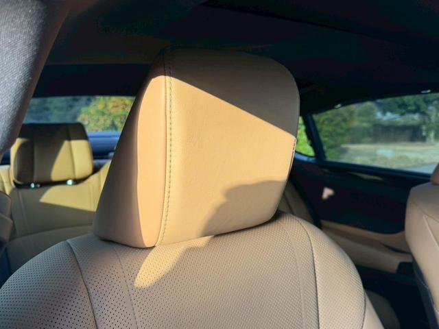 ES 300h VerL サンルーフ/衝突軽減/全周囲カメラ/レーダークルーズコントロール/コーナーセンサー/HUD/BSM/ハンドルヒーター/シートヒーター・エアコン/パワーシート/シートメモリ/ETC/Bluetooth(33枚目)