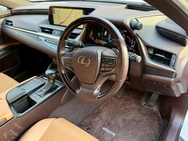 ES 300h VerL サンルーフ/衝突軽減/全周囲カメラ/レーダークルーズコントロール/コーナーセンサー/HUD/BSM/ハンドルヒーター/シートヒーター・エアコン/パワーシート/シートメモリ/ETC/Bluetooth(37枚目)