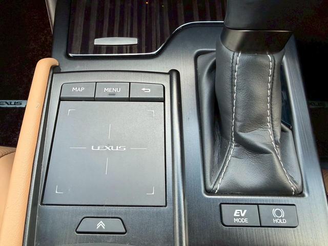 ES 300h VerL サンルーフ/衝突軽減/全周囲カメラ/レーダークルーズコントロール/コーナーセンサー/HUD/BSM/ハンドルヒーター/シートヒーター・エアコン/パワーシート/シートメモリ/ETC/Bluetooth(48枚目)