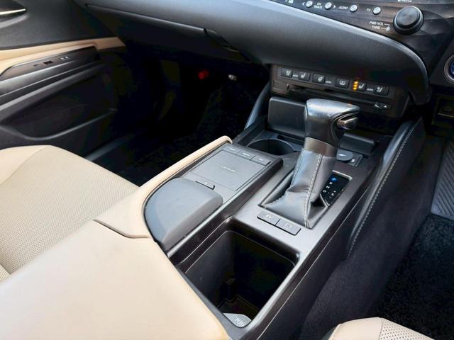 ES 300h サンルーフ/衝突軽減/レーダークルーズコントロール/コーナーセンサー/ハンドルヒーター/シートヒーター・エアコン/パワーシート/シートメモリ/ETC/Bluetooth/バックカメラ/プッシュスタート(52枚目)