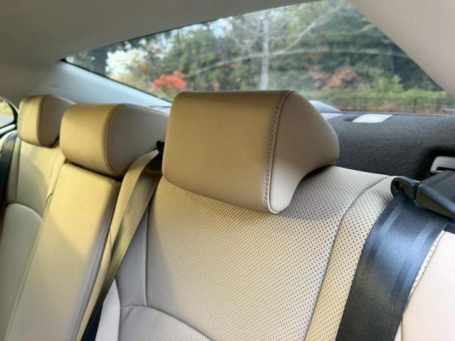 ES 300h サンルーフ/衝突軽減/レーダークルーズコントロール/コーナーセンサー/ハンドルヒーター/シートヒーター・エアコン/パワーシート/シートメモリ/ETC/Bluetooth/バックカメラ/プッシュスタート(72枚目)