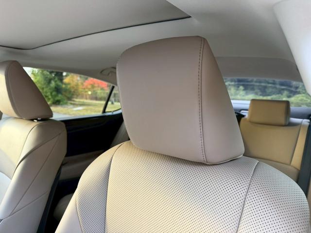 ES 300h サンルーフ/衝突軽減/レーダークルーズコントロール/コーナーセンサー/ハンドルヒーター/シートヒーター・エアコン/パワーシート/シートメモリ/ETC/Bluetooth/バックカメラ/プッシュスタート(79枚目)