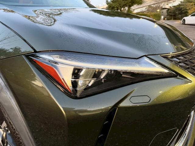 ＵＸ ２５０ｈ　ＶｅｒＬ　モデリスタエアロ／サンルーフ／衝突軽減／レーダークルーズコントロール／コーナーセンサー／ハンドルヒーター／シートヒーター・エアコン／パワーシート／シートメモリ／ＥＴＣ／Ｂｌｕｅｔｏｏｔｈ／バックカメラ（17枚目）